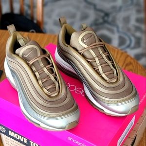 Nike Air Max 97, Women's Sz 9.5, olive green